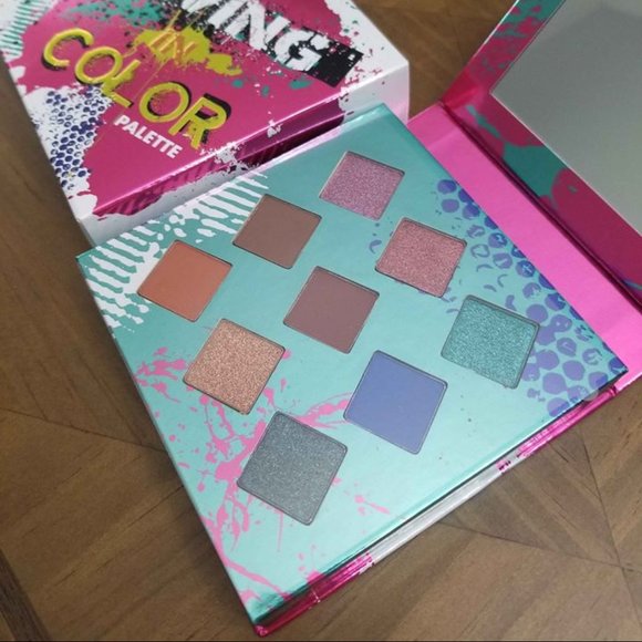 Hank and Henry Eye shadow Palette - Picture 2 of 4